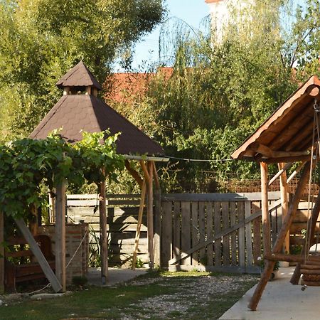 Pensiune Agroturistica Hanna Ocland Exterior photo